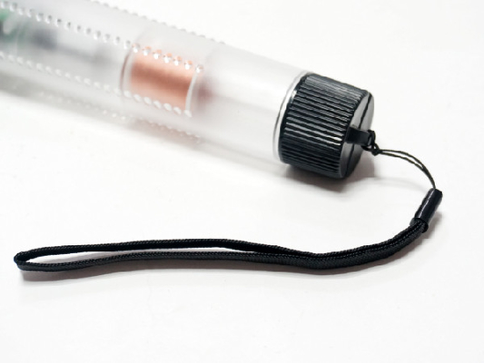 Không thấm nước tay Lắc khẩn cấp LED Đèn pin sạc màu trắng trong suốt
